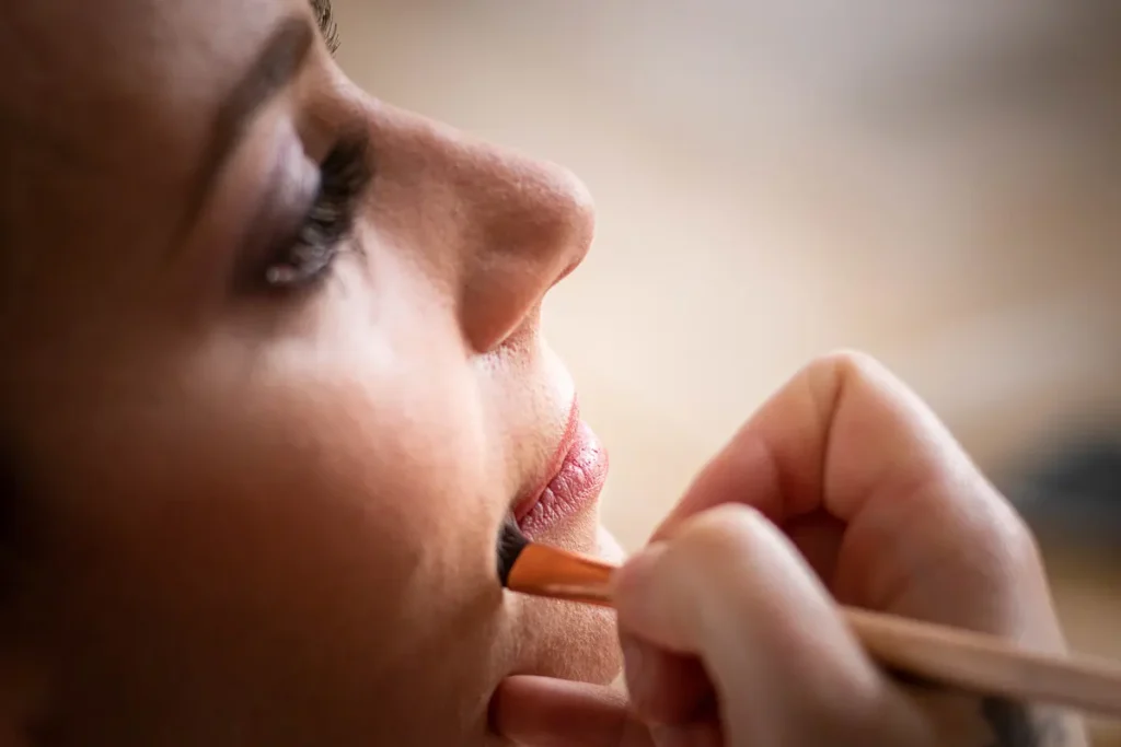 Maquillage mariée - La mariée pendant les préparatifs