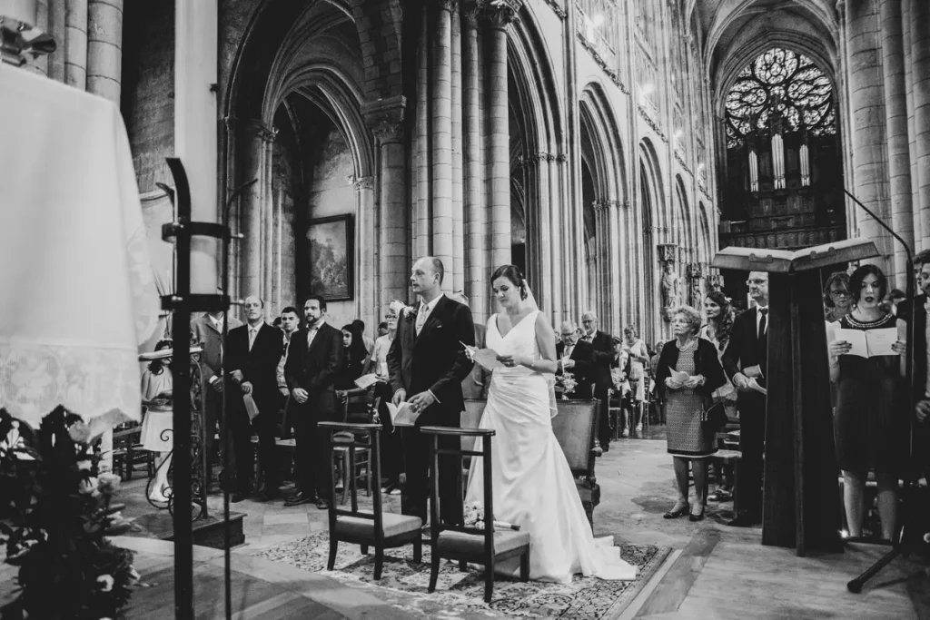 Collégiale de Vernon mariage - Photo des mariés N&B - Photographe Rev'Eure