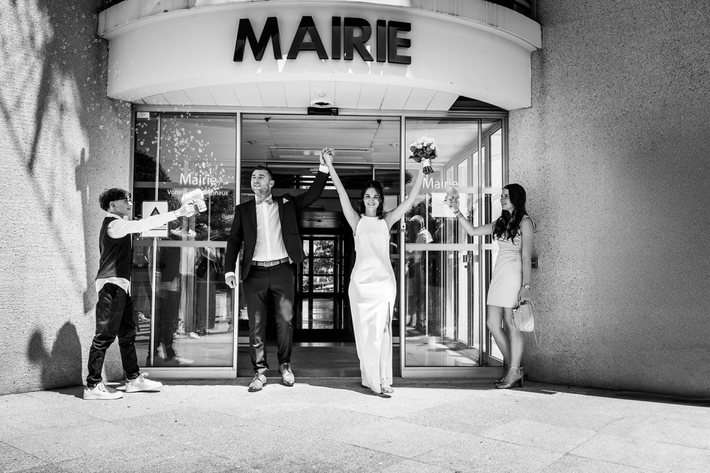 Mariage sortie mairie Voisins le Bretonneux 78960 - Rev'Eure photographe