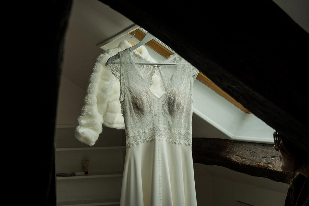 Préparatifs de la mariée dans les Yvelines - Robe de la mariée