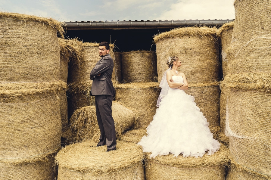Champetre-photo-couple-mariage-trash-the-dress-champ-ble-eure-normandie-reveure-photographe (8)