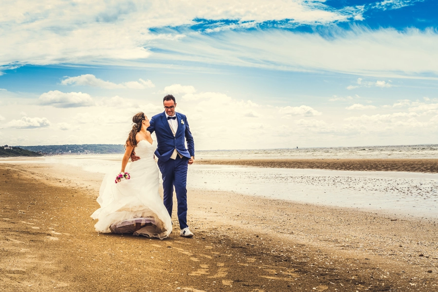 Deauville-photo-couple-mariage-trash-the-dress-plage-normandie-reveure-photographe (7)