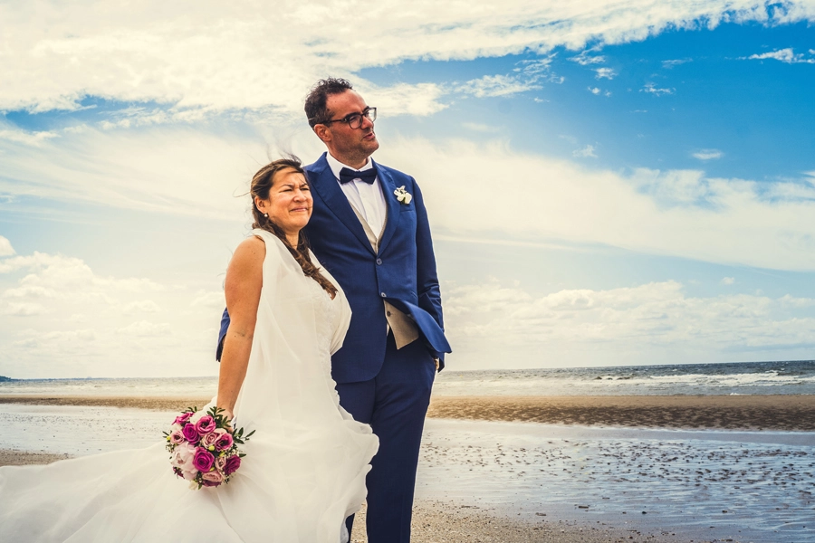 Deauville-photo-couple-mariage-trash-the-dress-plage-normandie-reveure-photographe (6)