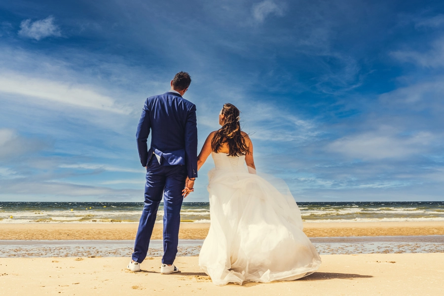 Deauville-photo-couple-mariage-trash-the-dress-plage-normandie-reveure-photographe (8)