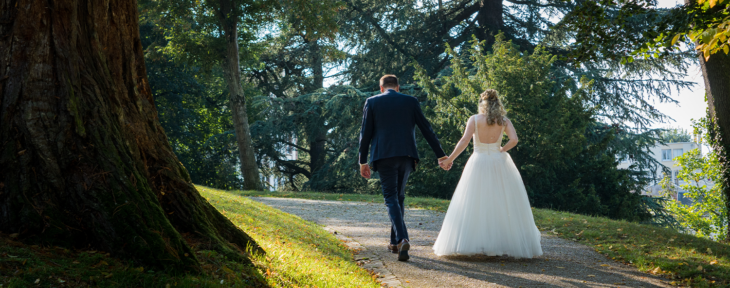 Jardin-botanique-evreux-couple-reveure-photographe-mariage-photo