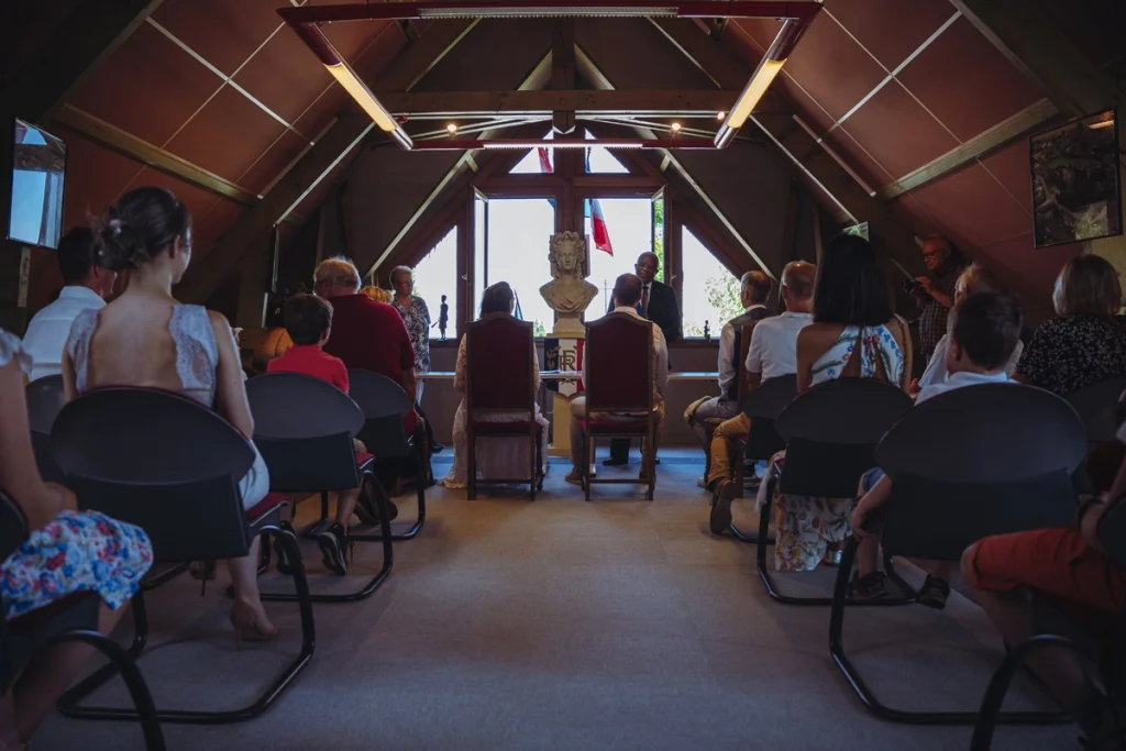 Mairie-couple-alliance-Mariage-reveure-photographe-videaste-videaste-27