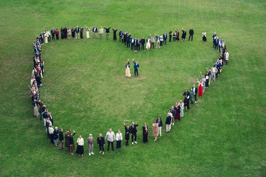 Vue aérienne photo groupe coeur mariage drone - Ménille Pacy sur Eure - Rev'Eure