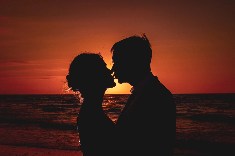 couple-deauville-cabourg-photo-plage-mariage-photographe-after-day-mer-reveure-calvados-14