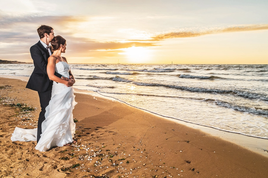 couple-deauville-cabourg-photo-plage-mariage-photographe-after-day-mer-reveure-calvados-14