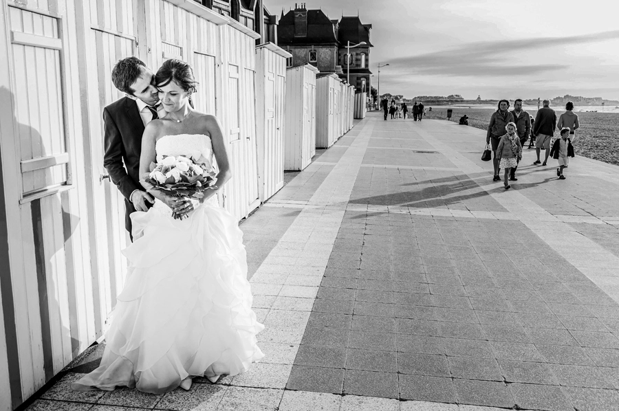 couple-deauville-cabourg-photo-plage-mariage-photographe-after-day-mer-reveure-calvados-14