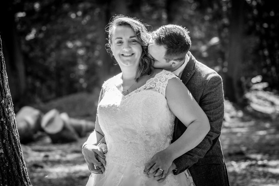 photo-couple-mariage-foret-after-day-trash-the-dress-eure-normandie-reveure-photographe (19)
